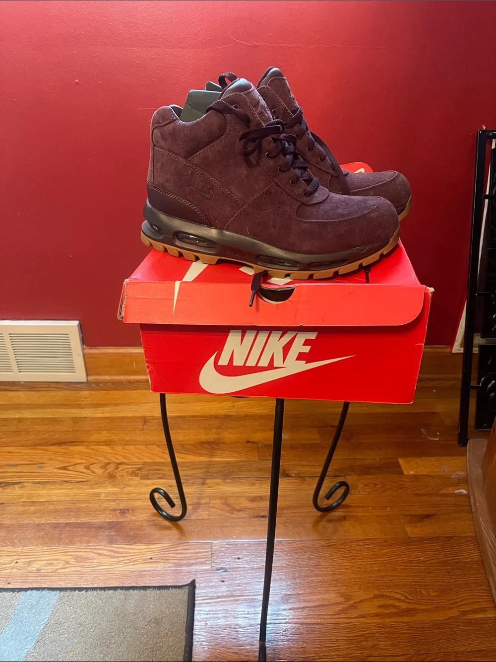Nike Men's Burgundy Mid-Top Suede Sneakers